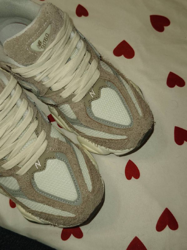 New Balance 9060 бежевые — фото от покупательницы